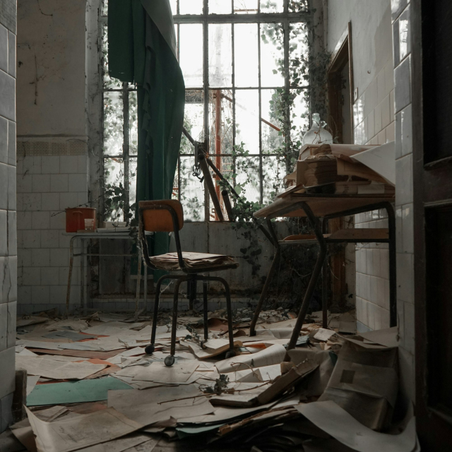 Black metal framed brown wooden chairs and table